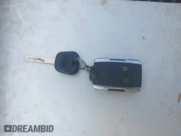 ✅ 2018 Chevrolet Silverado 1500 LTZ • VIN: 3GCUKSEC6JG537673 • Lot: 42597392. Wystawiony na IAAI z przebiegiem 286 513 mil. Bezpłatny archiwum sprzedaży aukcyjnych z USA i szczegółowy raport historii pojazdu na DreamBid. Zdjęcie 11.