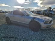 ✅ 2010 Ford Mustang V6 • VIN: 1ZVBP8AN5A5107124 • Лот: 96727745. Опубликован ранее на Copart с пробегом 208 346 миль. Бесплатный доступ к архиву аукционных продаж из США и подробный отчёт об истории автомобиля на DreamBid. Изображение 4.