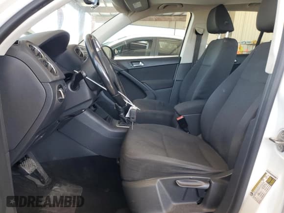 ✅ 2015 Volkswagen Tiguan SEL • VIN: WVGBV7AX4FW103261 • Lot: 87437145. Wystawiony na Copart z przebiegiem 107 883 mil. Bezpłatny archiwum sprzedaży aukcyjnych z USA i szczegółowy raport historii pojazdu na DreamBid. Zdjęcie 7.