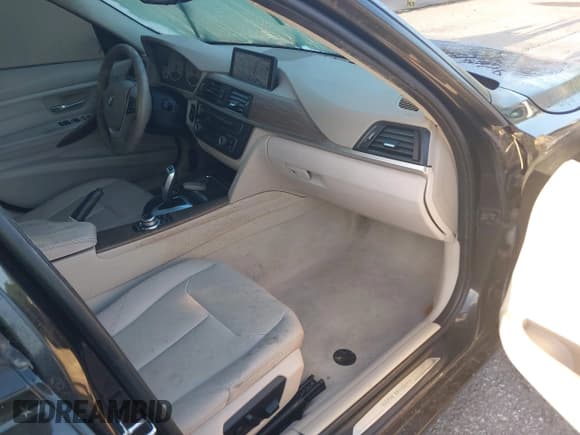 ✅ 2012 BMW 3 Series 328i • VIN: WBA3A5C55CF256230 • Лот: 42847878. Опубликован ранее на IAAI с пробегом Не указан. Бесплатный доступ к архиву аукционных продаж из США и подробный отчёт об истории автомобиля на DreamBid. Изображение 5.