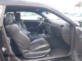 2010 Dodge Challenger SRT-8 z VIN 2B3CJ7DW1AH208758, wystawiony jako IAAI lot #43107005 z przebiegiem 83 052 mil mil oraz . Historia ofert i sprzedaży dostępna na DreamBid. Obrazek 5.