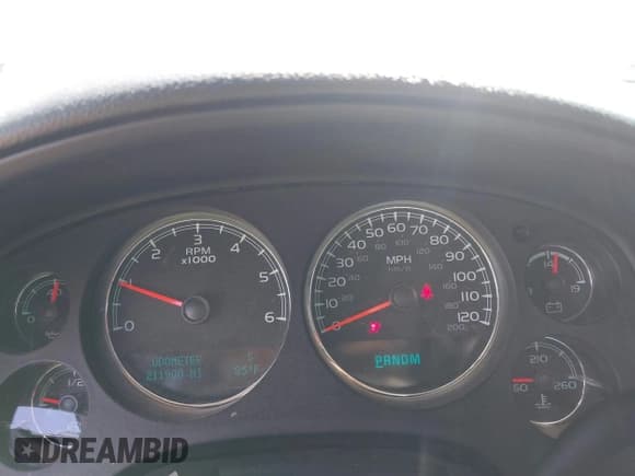 ✅ 2013 Chevrolet Silverado 1500 LTZ • VIN: 3GCPKTE75DG315975 • Lot: 43125191. Wystawiony na IAAI z przebiegiem 211 900 mil. Bezpłatny archiwum sprzedaży aukcyjnych z USA i szczegółowy raport historii pojazdu na DreamBid. Zdjęcie 7.