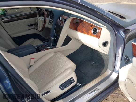 ✅ 2018 Bentley Flying Spur • VIN: SCBEC9ZA2JC070647 • Лот: 43317964. Опубликован ранее на IAAI с пробегом 60 360 миль. Бесплатный доступ к архиву аукционных продаж из США и подробный отчёт об истории автомобиля на DreamBid. Изображение 5.