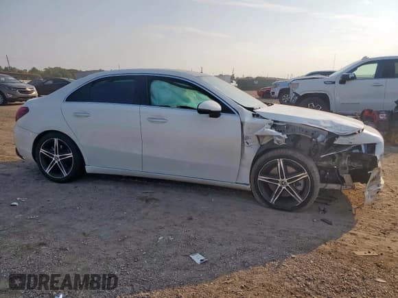 ✅ 2021 Mercedes-Benz A 220 • VIN: W1K3G4EBXMJ254959 • Лот: 69522155. Опубликован ранее на Copart с пробегом 55 748 миль. Бесплатный доступ к архиву аукционных продаж из США и подробный отчёт об истории автомобиля на DreamBid. Изображение 4.