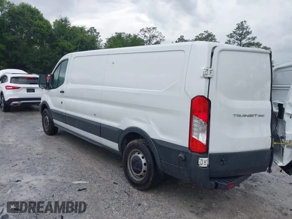 ✅ 2018 Ford Transit • VIN: 1FTYR2YMXJKB11642 • Lot: 42235879. Wystawiony na IAAI z przebiegiem 149 561 mil. Bezpłatny archiwum sprzedaży aukcyjnych z USA i szczegółowy raport historii pojazdu na DreamBid. Zdjęcie 3.