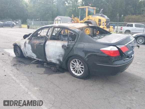 ✅ 2009 Hyundai Genesis • VIN: KMHGC46E99U025450 • Лот: 43029648. Опубликован ранее на IAAI с пробегом Не указан. Бесплатный доступ к архиву аукционных продаж из США и подробный отчёт об истории автомобиля на DreamBid. Изображение 3.