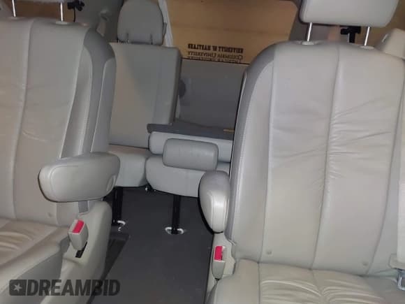 ✅ 2011 Toyota Sienna XLE • VIN: 5TDDK3DC0BS005250 • Lot: 41526861. Listed on IAAI with 145,466 mi. Free auction sales archive from the USA and detailed vehicle history report at DreamBid. Image 8.