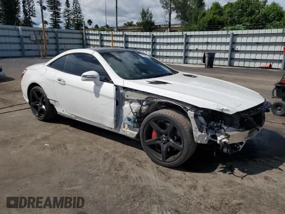 ✅ 2016 Mercedes-Benz SL 400 • VIN: WDDJK6FAXGF037975 • Lot: 81866375. Wystawiony na Copart z przebiegiem 52 283 mil. Bezpłatny archiwum sprzedaży aukcyjnych z USA i szczegółowy raport historii pojazdu na DreamBid. Zdjęcie 4.