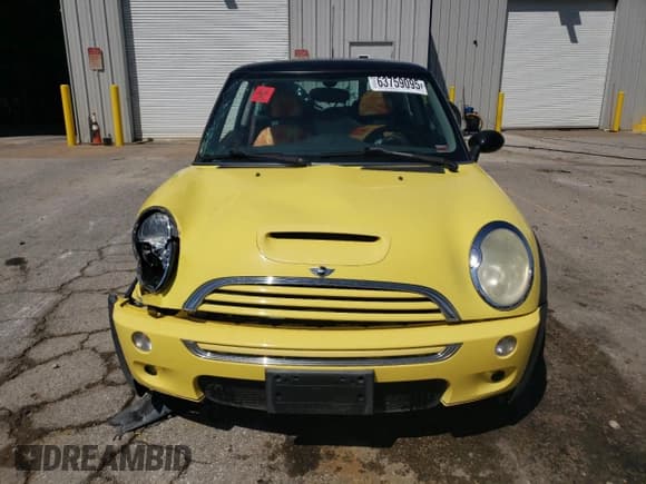✅ 2004 MINI Hardtop S • VIN: WMWRE33494TD76550 • Lot: 63759095. Listed on Copart with 81,950 mi. Free auction sales archive from the USA and detailed vehicle history report at DreamBid. Image 5.