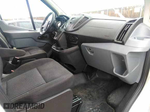 ✅ 2019 Ford Transit • VIN: 1FTYR1CM5KKA70355 • Lot: 41923944. Listed on IAAI with 158,426 mi. Free auction sales archive from the USA and detailed vehicle history report at DreamBid. Image 5.