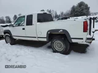 1998 Chevrolet Silverado 2500 с VIN 1GCGK29R7WE134344, выставлен на аукционе Copart как лот 43238025 с пробегом 141 347 миль миль и Списание • Salvage title. История ставок и продаж доступна на DreamBid. Изображение 2.