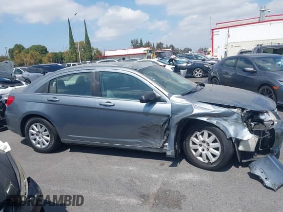 ✅ 2008 Chrysler Sebring LX • VIN: 1C3LC46J48N285025 • Лот: 43218588. Опубликован ранее на IAAI с пробегом 102 454 миль. Бесплатный доступ к архиву аукционных продаж из США и подробный отчёт об истории автомобиля на DreamBid. Изображение 13.