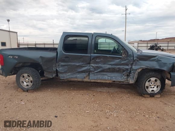 ✅ 2010 Chevrolet Silverado 1500 LT • VIN: 3GCRKSE31AG178416 • Лот: 43531102. Опубликован ранее на IAAI с пробегом 220 777 миль. Бесплатный доступ к архиву аукционных продаж из США и подробный отчёт об истории автомобиля на DreamBid. Изображение 17.