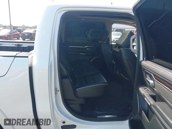 ✅ 2022 Ram 1500 Laramie • VIN: 1C6SRFJT9NN122819 • Lot: 43256952. Wystawiony na IAAI z przebiegiem 52 783 mil. Bezpłatny archiwum sprzedaży aukcyjnych z USA i szczegółowy raport historii pojazdu na DreamBid. Zdjęcie 8.