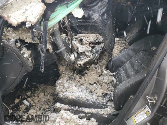 ✅ 2016 Volkswagen Golf R • VIN: WVWUF7AU7GW051559 • Lot: 79423603. Wystawiony na Copart z przebiegiem Nie podano. Bezpłatny archiwum sprzedaży aukcyjnych z USA i szczegółowy raport historii pojazdu na DreamBid. Zdjęcie 7.