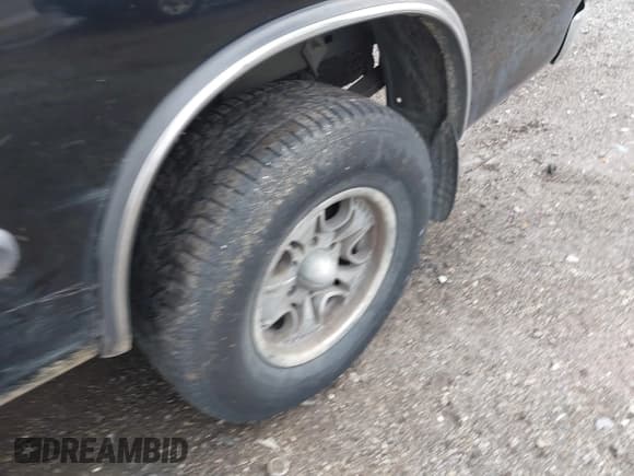 ✅ 2001 Toyota Tundra SR5 • VIN: 5TBRT34161S130651 • Лот: 43814233. Опубликован ранее на IAAI с пробегом Не указан. Бесплатный доступ к архиву аукционных продаж из США и подробный отчёт об истории автомобиля на DreamBid. Изображение 11.