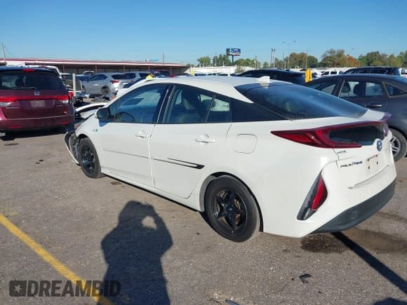 ✅ 2017 Toyota Prius Advanced • VIN: JTDKARFP0H3025277 • Lot: 43606179. Listed on IAAI with 93,334 mi. Free auction sales archive from the USA and detailed vehicle history report at DreamBid. Image 3.