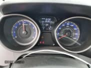 ✅ 2013 Hyundai Elantra GLS • VIN: KMHDH4AE8DU899681 • Lot: 86233215. Wystawiony na Copart z przebiegiem 126 361 mil. Bezpłatny archiwum sprzedaży aukcyjnych z USA i szczegółowy raport historii pojazdu na DreamBid. Zdjęcie 9.