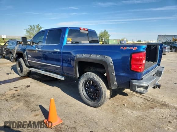 ✅ 2017 Chevrolet Silverado 2500HD High Country • VIN: 1GC1KXEYXHF213651 • Лот: 71028285. Опубликован ранее на Copart с пробегом 82 693 миль. Бесплатный доступ к архиву аукционных продаж из США и подробный отчёт об истории автомобиля на DreamBid. Изображение 2.