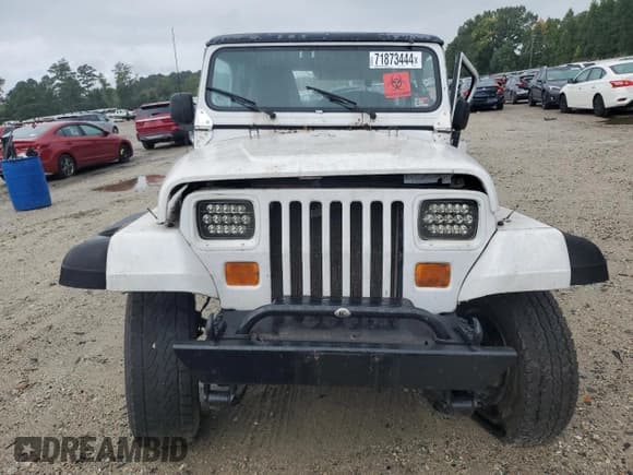 ✅ 1995 Jeep Wrangler S • VIN: 1J4FY19P3SP252810 • Lot: 71873444. Wystawiony na Copart z przebiegiem Nie podano. Bezpłatny archiwum sprzedaży aukcyjnych z USA i szczegółowy raport historii pojazdu na DreamBid. Zdjęcie 5.