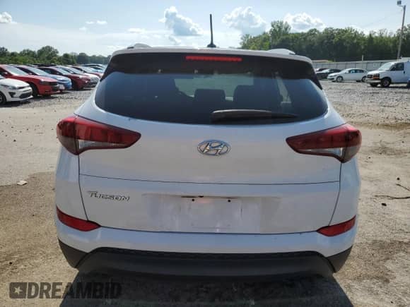 2017 Hyundai Tucson SE Plus z VIN KM8J33A41HU434880, wystawiony jako Copart lot #62723245 z przebiegiem 98 259 mil mil oraz Szkoda całkowita • Salvage title. Historia ofert i sprzedaży dostępna na DreamBid. Obrazek 6.