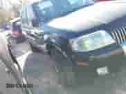 2007 Mercury Mariner Premier с VIN 4M2CU97127KJ20444, выставлен на аукционе IAAI как лот 40810464 с пробегом 163 702 миль миль и . История ставок и продаж доступна на DreamBid. Изображение 6.