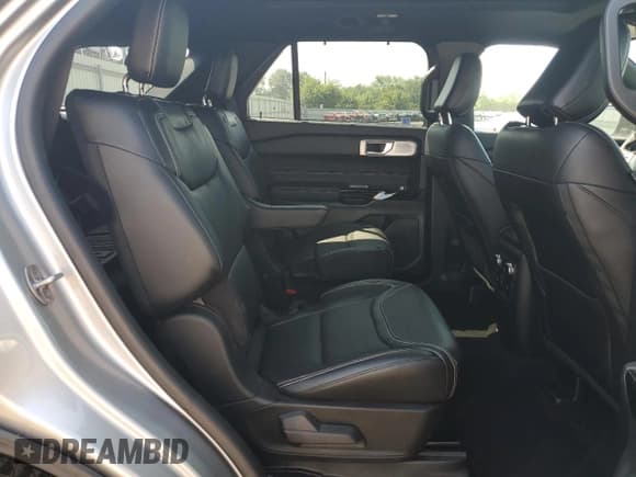 ✅ 2024 Ford Explorer ST • VIN: 1FM5K8GC7RGA63188 • Lot: 68611185. Listed on Copart with 15,015 mi. Free auction sales archive from the USA and detailed vehicle history report at DreamBid. Image 11.