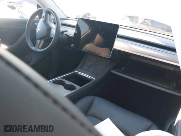 ✅ 2022 Tesla Model Y Long Range • VIN: 7SAYGDEE0NF506224 • Lot: 43551820. Listed on IAAI with 33,368 mi. Free auction sales archive from the USA and detailed vehicle history report at DreamBid. Image 5.