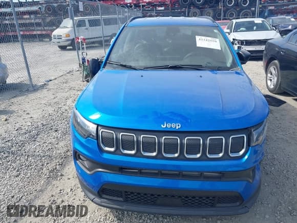 ✅ 2022 Jeep Compass Latitude • VIN: 3C4NJCBB6NT229148 • Lot: 42342559. Listed on IAAI with 26,915 mi. Free auction sales archive from the USA and detailed vehicle history report at DreamBid. Image 12.