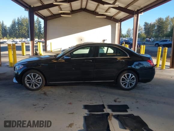 ✅ 2015 Mercedes-Benz C 300 • VIN: 55SWF4KBXFU081709 • Лот: 43447197. Опубликован ранее на IAAI с пробегом 77 869 миль. Бесплатный доступ к архиву аукционных продаж из США и подробный отчёт об истории автомобиля на DreamBid. Изображение 14.