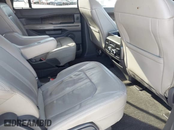 ✅ 2018 Ford Expedition Max Limited • VIN: 1FMJK1KT4JEA09568 • Lot: 43499640. Listed on IAAI with 140,013 mi. Free auction sales archive from the USA and detailed vehicle history report at DreamBid. Image 8.