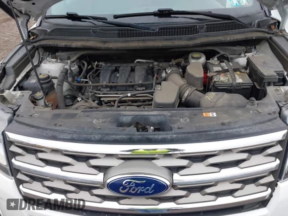 ✅ 2018 Ford Explorer XLT • VIN: 1FM5K8D81JGA28571 • Lot: 41541040. Wystawiony na IAAI z przebiegiem 117 506 mil. Bezpłatny archiwum sprzedaży aukcyjnych z USA i szczegółowy raport historii pojazdu na DreamBid. Zdjęcie 10.