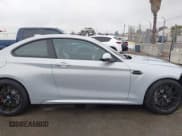 ✅ 2021 BMW M2 Competition • VIN: WBS2U7C01M7H72081 • Lot: 42195331. Wystawiony na IAAI z przebiegiem 22 728 mil. Bezpłatny archiwum sprzedaży aukcyjnych z USA i szczegółowy raport historii pojazdu na DreamBid. Zdjęcie 13.