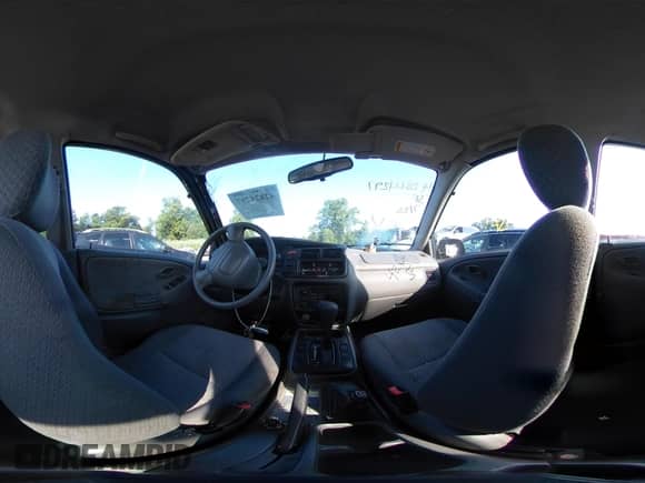 1999 Chevrolet Tracker z VIN 2CNBJ13C9X6928226, wystawiony jako IAAI lot #42824297 z przebiegiem 109 075 mil mil oraz . Historia ofert i sprzedaży dostępna na DreamBid. Obrazek 19.