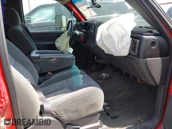 ✅ 2004 Chevrolet Silverado 2500HD LS • VIN: 1GCHC23144F163974 • Лот: 42315849. Опубликован ранее на IAAI с пробегом 273 527 миль. Бесплатный доступ к архиву аукционных продаж из США и подробный отчёт об истории автомобиля на DreamBid. Изображение 5.