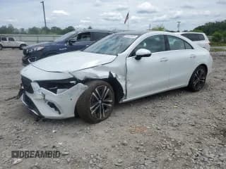 ✅ 2024 Mercedes-Benz CLA 250 • VIN: W1K5J4HB0RN459115 • Lot: 56469905. Wystawiony na Copart z przebiegiem 16 700 mil. Bezpłatny archiwum sprzedaży aukcyjnych z USA i szczegółowy raport historii pojazdu na DreamBid. Zdjęcie 1.