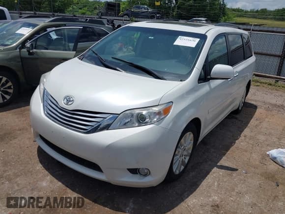 ✅ 2011 Toyota Sienna XLE • VIN: 5TDDK3DC2BS020381 • Lot: 42531636. Listed on IAAI with 113,722 mi. Free auction sales archive from the USA and detailed vehicle history report at DreamBid. Image 2.