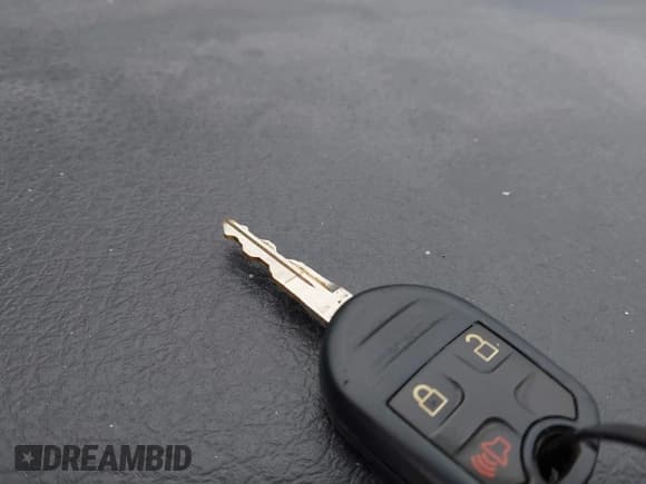 ✅ 2012 Ford F-150 XL • VIN: 1FTFW1ET9CFA74746 • Лот: 43095268. Опубликован ранее на IAAI с пробегом 149 769 миль. Бесплатный доступ к архиву аукционных продаж из США и подробный отчёт об истории автомобиля на DreamBid. Изображение 11.