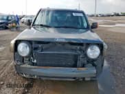 ✅ 2015 Jeep Patriot Latitude • VIN: 1C4NJPFA4FD372616 • Lot: 68017615. Wystawiony na Copart z przebiegiem 102 303 mil. Bezpłatny archiwum sprzedaży aukcyjnych z USA i szczegółowy raport historii pojazdu na DreamBid. Zdjęcie 5.