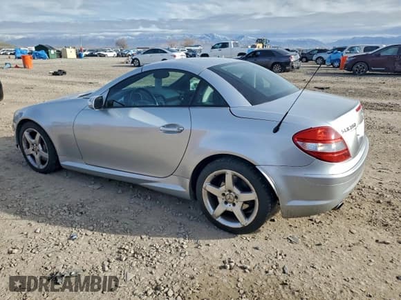 ✅ 2005 Mercedes-Benz SLK 230/320 • VIN: WDBWK56F85F041461 • Lot: 95969775. Listed on Copart with 141,782 mi. Free auction sales archive from the USA and detailed vehicle history report at DreamBid. Image 2.