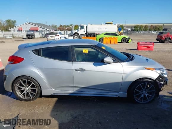 ✅ 2013 Hyundai Veloster Turbo • VIN: KMHTC6AE3DU086948 • Lot: 43372897. Listed on IAAI with 110,926 mi. Free auction sales archive from the USA and detailed vehicle history report at DreamBid. Image 14.