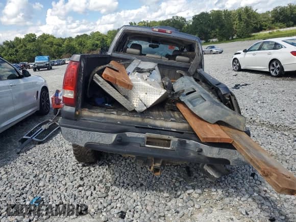 ✅ 2006 Chevrolet Silverado 2500HD LT3 • VIN: 1GCHK23206F101115 • Lot: 68626005. Wystawiony na Copart z przebiegiem Nie podano. Bezpłatny archiwum sprzedaży aukcyjnych z USA i szczegółowy raport historii pojazdu na DreamBid. Zdjęcie 6.