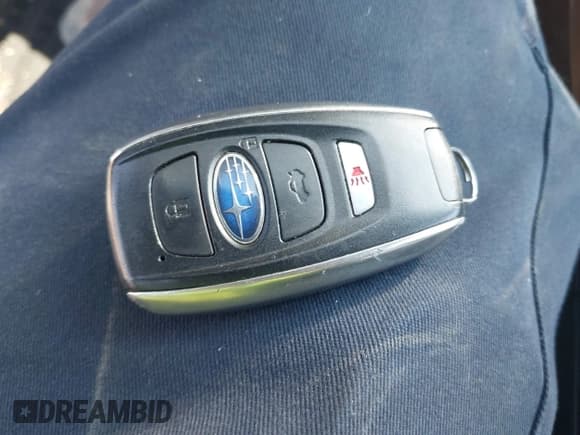 ✅ 2015 Subaru Outback Limited • VIN: 4S4BSENC9F3335182 • Lot: 43206576. Listed on IAAI with 118,463 mi. Free auction sales archive from the USA and detailed vehicle history report at DreamBid. Image 11.