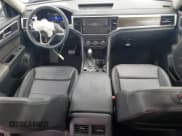 ✅ 2022 Volkswagen Atlas SE • VIN: 1V2HR2CA5NC506713 • Lot: 69138165. Wystawiony na Copart z przebiegiem 57 224 mil. Bezpłatny archiwum sprzedaży aukcyjnych z USA i szczegółowy raport historii pojazdu na DreamBid. Zdjęcie 8.