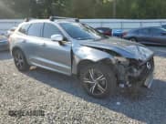 ✅ 2018 Volvo XC60 R-Design • VIN: LYVA22RM6JB083468 • Lot: 70678615. Wystawiony na Copart z przebiegiem 68 149 mil. Bezpłatny archiwum sprzedaży aukcyjnych z USA i szczegółowy raport historii pojazdu na DreamBid. Zdjęcie 4.