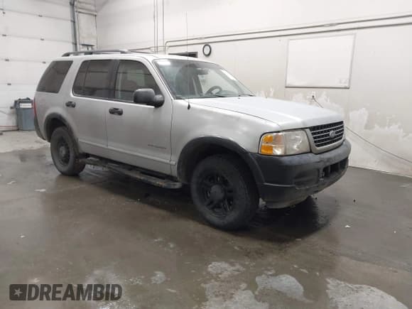 ✅ 2002 Ford Explorer XLS • VIN: 1FMZU72E92UC07085 • Lot: 41726199. Listed on IAAI with 173,386 mi. Free auction sales archive from the USA and detailed vehicle history report at DreamBid. Image 1.