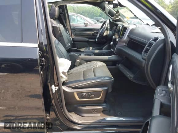 2019 Ram 1500 Limited z VIN 1C6SRFPT0KN896086, wystawiony jako IAAI lot #42366238 z przebiegiem Nie podano mil oraz . Historia ofert i sprzedaży dostępna na DreamBid. Obrazek 5.