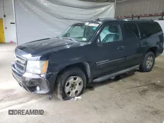 ✅ 2011 Chevrolet Suburban LT • VIN: 1GNSKJE32BR215607 • Lot: 60347905. Wystawiony na Copart z przebiegiem 284 762 mil. Bezpłatny archiwum sprzedaży aukcyjnych z USA i szczegółowy raport historii pojazdu na DreamBid. Zdjęcie 1.