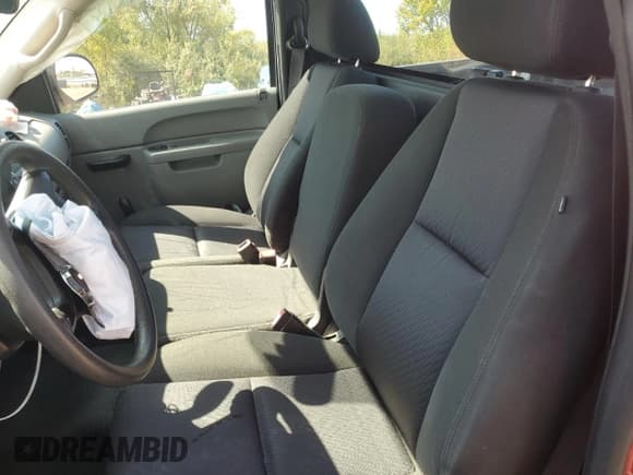 ✅ 2010 Chevrolet Silverado 1500 Work Truck • VIN: 1GCPCPEX7AZ194933 • Lot: 80097815. Listed on Copart with 106,107 mi. Free auction sales archive from the USA and detailed vehicle history report at DreamBid. Image 10.