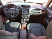 ✅ 2021 Jeep Renegade Trailhawk • VIN: ZACNJDC12MPM23397 • Lot: 90872135. Wystawiony na Copart z przebiegiem 40 524 mil. Bezpłatny archiwum sprzedaży aukcyjnych z USA i szczegółowy raport historii pojazdu na DreamBid. Zdjęcie 8.